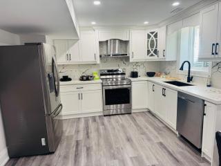 Hearth & Home Spacious Suite - 5