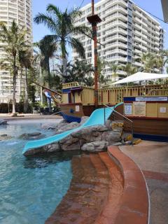 Crown Tower Surfers Paradise Serain Residences - 1