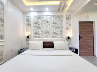 Romantic Goa Studio with Mangrove view - Walk to Candolim Beach, Ideal for Couples - 3