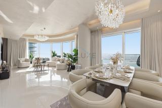 Balcony with Majestic Sea and Palm View with Assistant Room, Private Beach Access, Minutes from Marina and Palm Jumeirah Destinations, Emaar Beachfront by Deluxe Holiday Homes - 9