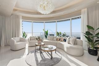 Balcony with Majestic Sea and Palm View with Assistant Room, Private Beach Access, Minutes from Marina and Palm Jumeirah Destinations, Emaar Beachfront by Deluxe Holiday Homes - 5
