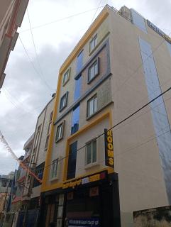 Hotel GOLDEN INN - 9