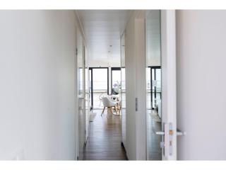 Modern houseboat in Offingawier with terrace - 7