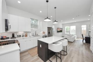 The Margarita House - Modern 3BR Near Downtown - 7