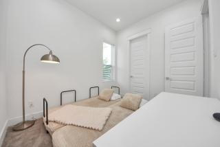 The Margarita House - Modern 3BR Near Downtown - 1