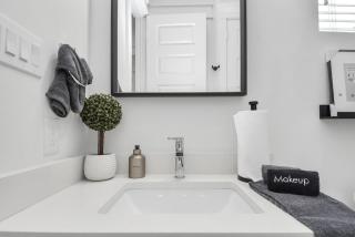 The Margarita House - Modern 3BR Near Downtown - 0