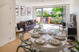 The Ultimate Central City Stay with Garage - 8