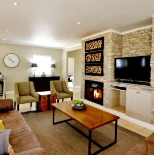 Elegant 4 ppl Villa nested in a picturesque town - 3