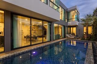 Elegant 4-Bedroom Luxury Pool Villa - 9