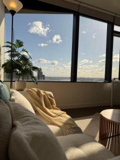 1 Bedroom Apartment in CBD with skyline view - 7