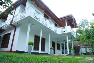 Aura Diamond International Wellness & Luxury Stays - 9