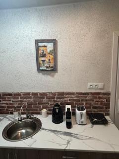 Charming 2-Bed Apartment near City Center - 3