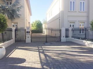 NORTH ADELAIDE 4 BED -1km to ADELAIDE OVAL - 6