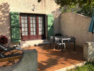 Grand T2, terrasse, piscine, terrain de pétanque - 9