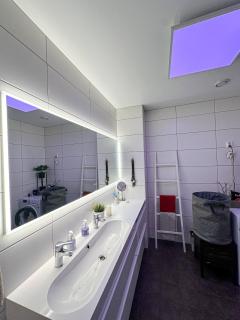 Modern and spacious home - 1