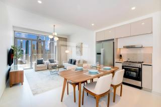 LUX The Marina Vista Beachfront Suite 2 - 5