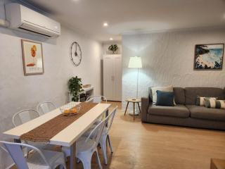 Staycation on Sturt Glenelg Modern 3BR Apt-BBQ area-Free Parking - 0