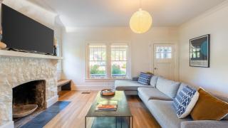 East Nashville Retreat w Fireplace Backyard Firepit Outdoor Dining Minutes from Downtown Music Food Nightlife Chapel House by AvantStay - 9