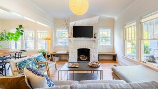 East Nashville Retreat w Fireplace Backyard Firepit Outdoor Dining Minutes from Downtown Music Food Nightlife Chapel House by AvantStay - 5