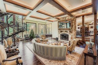 Fairway Drive Retreat home - 0