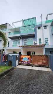 sunset homestay marina island - 0