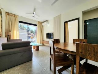 Tropical 1BHK Modern Apartment with Pool, Balcony - 5 Minutes to Candolim Beach - 1