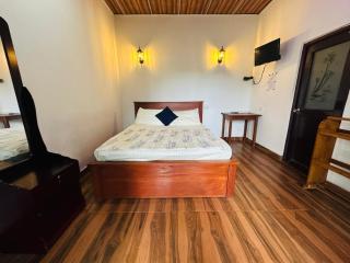 Ella Hide Forest Cottage - 3