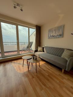 Frisch renoviertes FH Südblick am Meer in Breege, Meerblick von allen drei Etagen, Terrasse, Balkon, Sauna und Parkplatz - 6