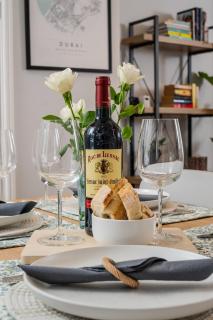 Contractor & Business House with Garden, Full Kitchen, Free Parking & Fast WiFi - 4