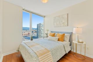 Central 2BR Suite with Views Walk Everywhere Downtown - 5