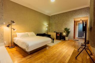 LowZ Staycation - D10 Saigon HCM - 7