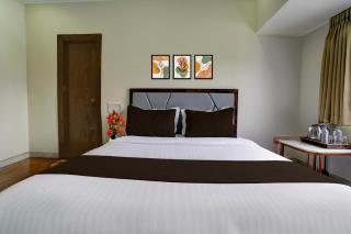 Super Collection O Shri Sai Baba Temple Formerly Hotel Maitreya - 1