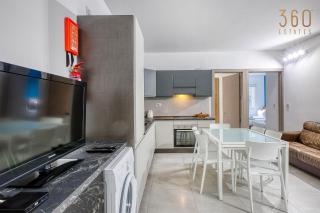 Spacious Paceville Getaway near Beach & Schools by 360 Estates - 0