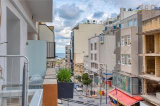 Spacious Paceville Getaway near Beach & Schools by 360 Estates - 7