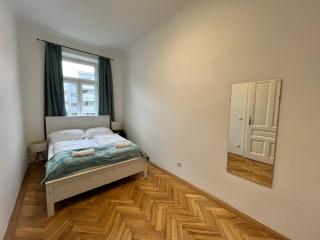 Comfortable & Amazing 2BR Apt with Local Flair - 1