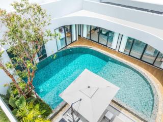 Serene 3-Bedroom Tropical Pool Villa - 8