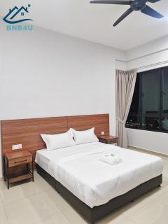 Minimalist Dual-Key Stay with 4BR at Farlim Penang - 1