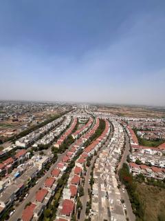 Cozy Retreat at 22nd Floor with Aesthetic View - 1