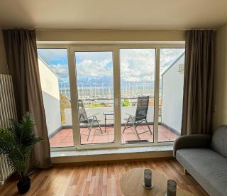 Ferienhaus Südblick am Meer in Breege, Meerblick von allen drei Etagen, Terrasse, Balkon, Sauna und Parkplatz - 9