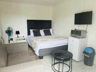 Mohwelere Guest House - 8