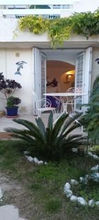 Joli studio clim au calme jardin 200 m plages - 0