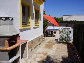 Casa familiar con piscina privada, WiFi y admite mascotas cerca de la playa - ES-348-7 - 2