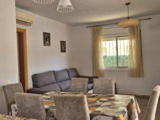 Casa acogedora con piscina privada, Wi-Fi, admite mascotas cerca de la playa - ES-348-6 - 2