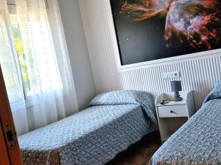 Casa espaciosa con piscina privada, Wi-Fi, aire acondicionado y mascotas permitidas cerca de la playa - ES-348-5 - 2