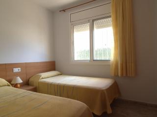 Casa amplia con piscina privada, WiFi, estacionamiento y admite mascotas, a 250m de la playa - ES-348-8 - 1