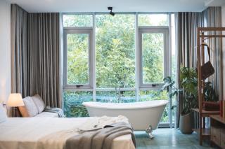 EMALIA Centre Building-Old Quarter-Elevator-Bathtb-Laundry - 2