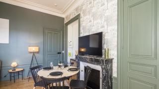 BonAppart 13 - Charme Napoléonien & Confort - 4