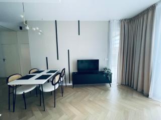 Fancy 2bdr Golden Dots apartment in city centre - 3