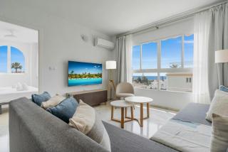 Piscina y vistas espectaculares en Torremolinos - 0