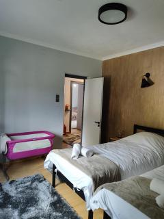 Tommy's Guest House - 1